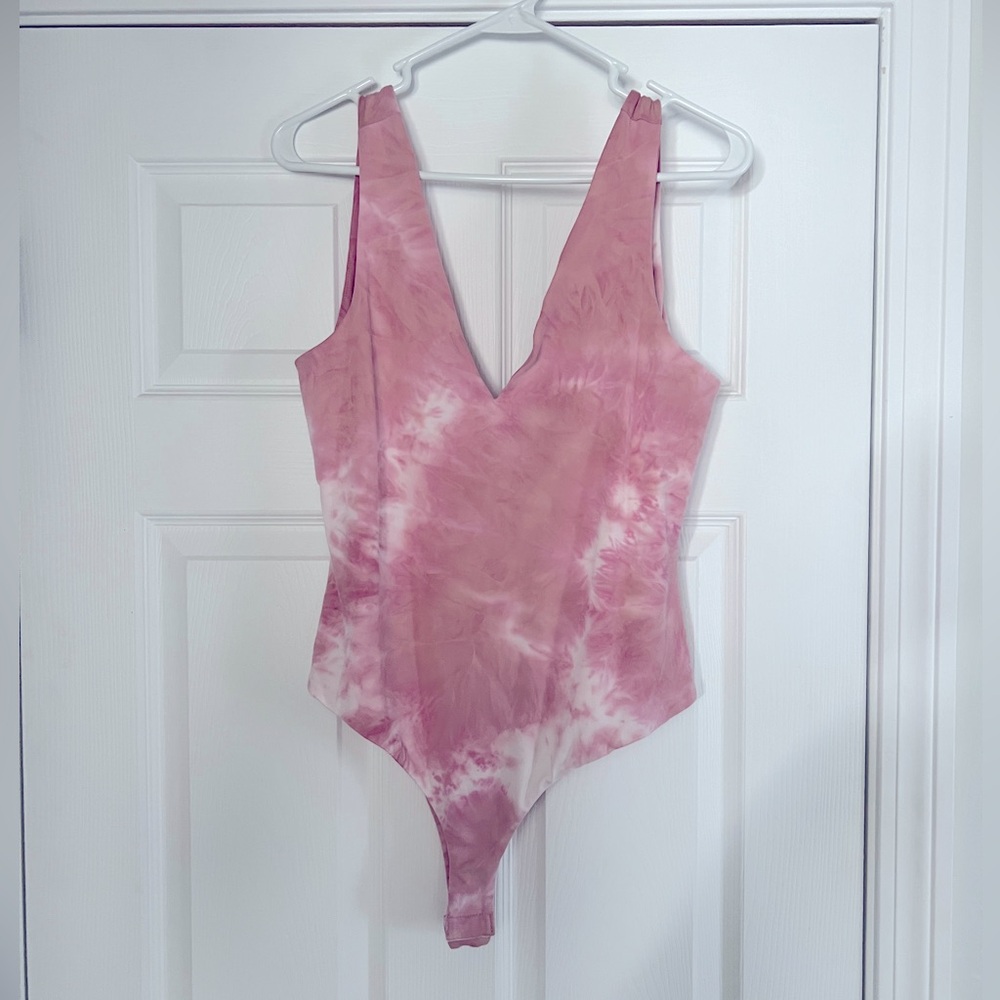 Lulu’s Wildlife Dusty Pink Tie-Dye Bodysuit